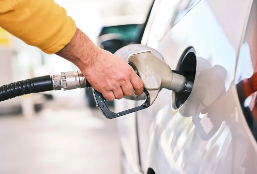 Benzine Büyük İndirim Geliyor! Yarından İtibaren Pompa Fiyatları Değişecek