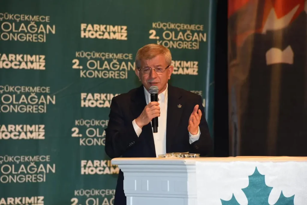 Ahmet Davutoğlu’ndan Öğretmenlere Destek: “Hak Gaspı Sona Ermeli”