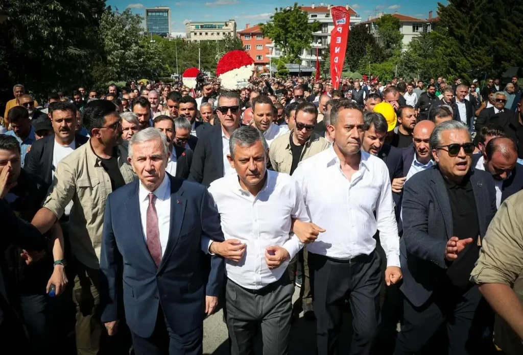 CHP Kulislerini Hareketlendiren İddia! DSP ile Temas Kurulduğu Öne Sürüldü