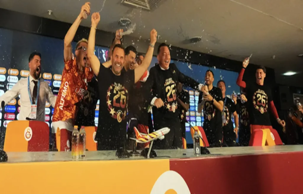 Galatasaray’da Kadro Operasyonu! 4 Futbolcu İçin Ayrılık