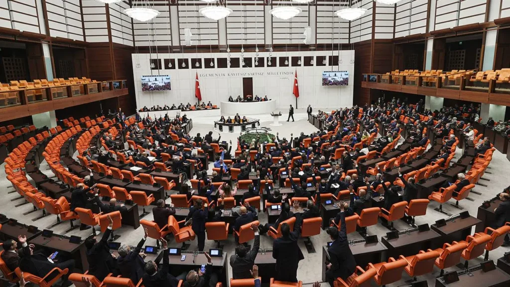 Öğrenci Affı Geliyor! Üniversiteye Dönüşün Yolu Yeniden Açılıyor