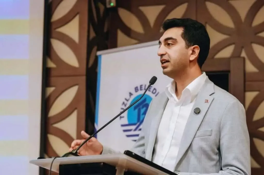Bir Başkan Daha AK Parti Yolunda İddiası: Gözler Tuzla Belediye Başkanı Eren Ali Bingöl’de