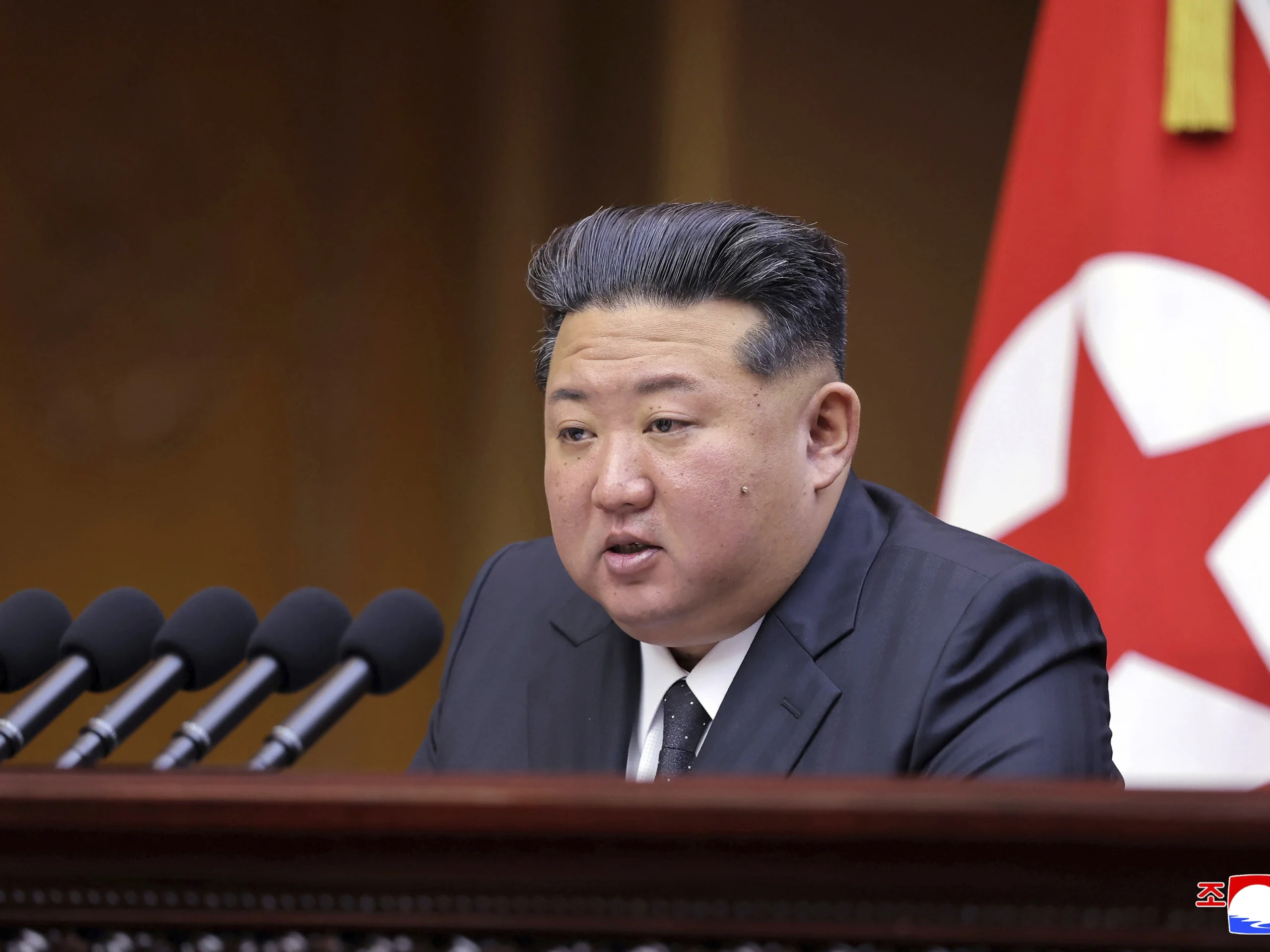 Kim Jong-un 5 bin tonluk destroyerde silah testlerini izledi! Donanmaya kritik talimat