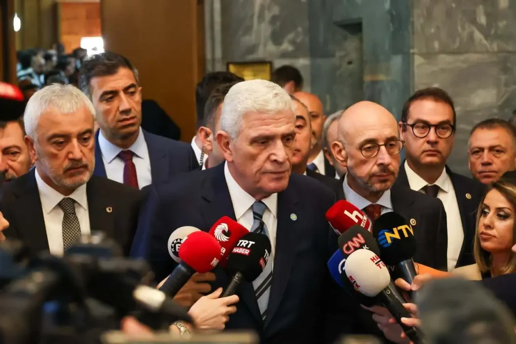 MÜSAVAT DERVİŞOĞLU: TBMM HİÇBİR SİLAHLI YAPININ BEKLENTİSİ İÇİN YASA ÇIKARMAZ
