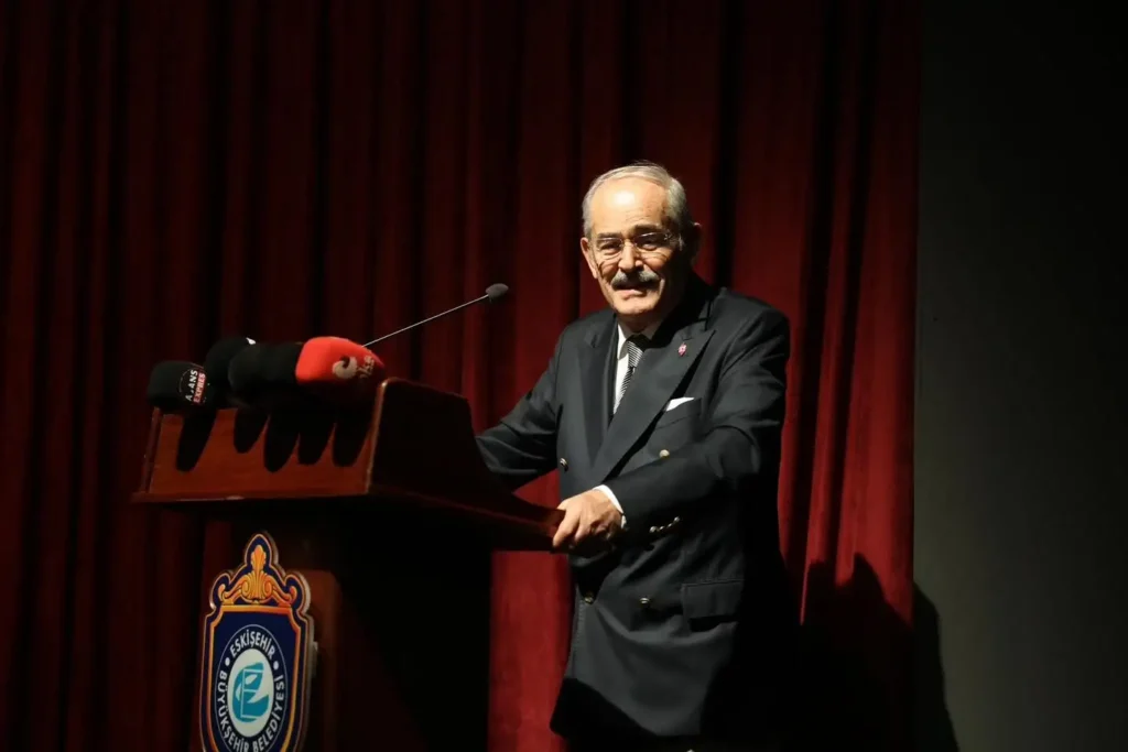 Yılmaz Büyükerşen de CHP’den İstifa Etti! Parti’deki Ayrılık Dalgası Büyüyor