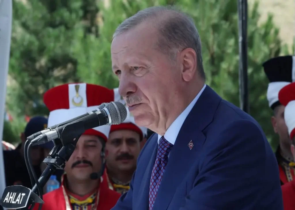 Erdoğan’dan Ahlat’ta net mesaj: Türkiye’ye kimse rota ve sınır çizemez