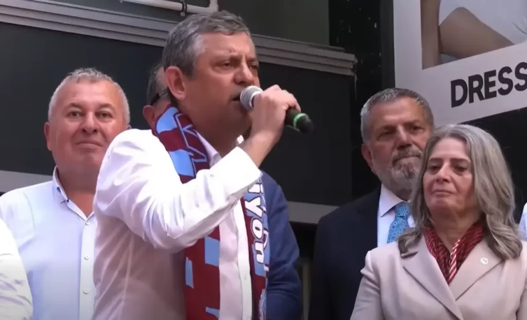 İmralı’dan Özgür Özel’e “özel selam” gündem oldu: YENİ Parti liderinden net yanıt