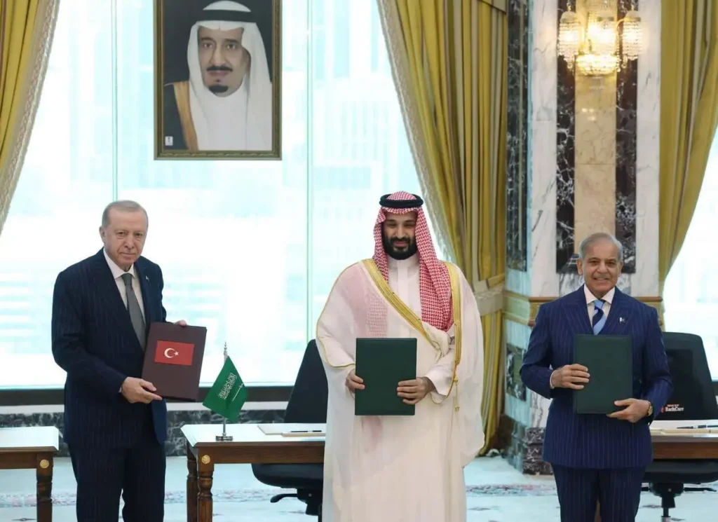 Türkiye Suudi Arabistan ve Pakistan’dan Tarihi Adım! Mekke Ortak Savunma Anlaşması İmzalandı